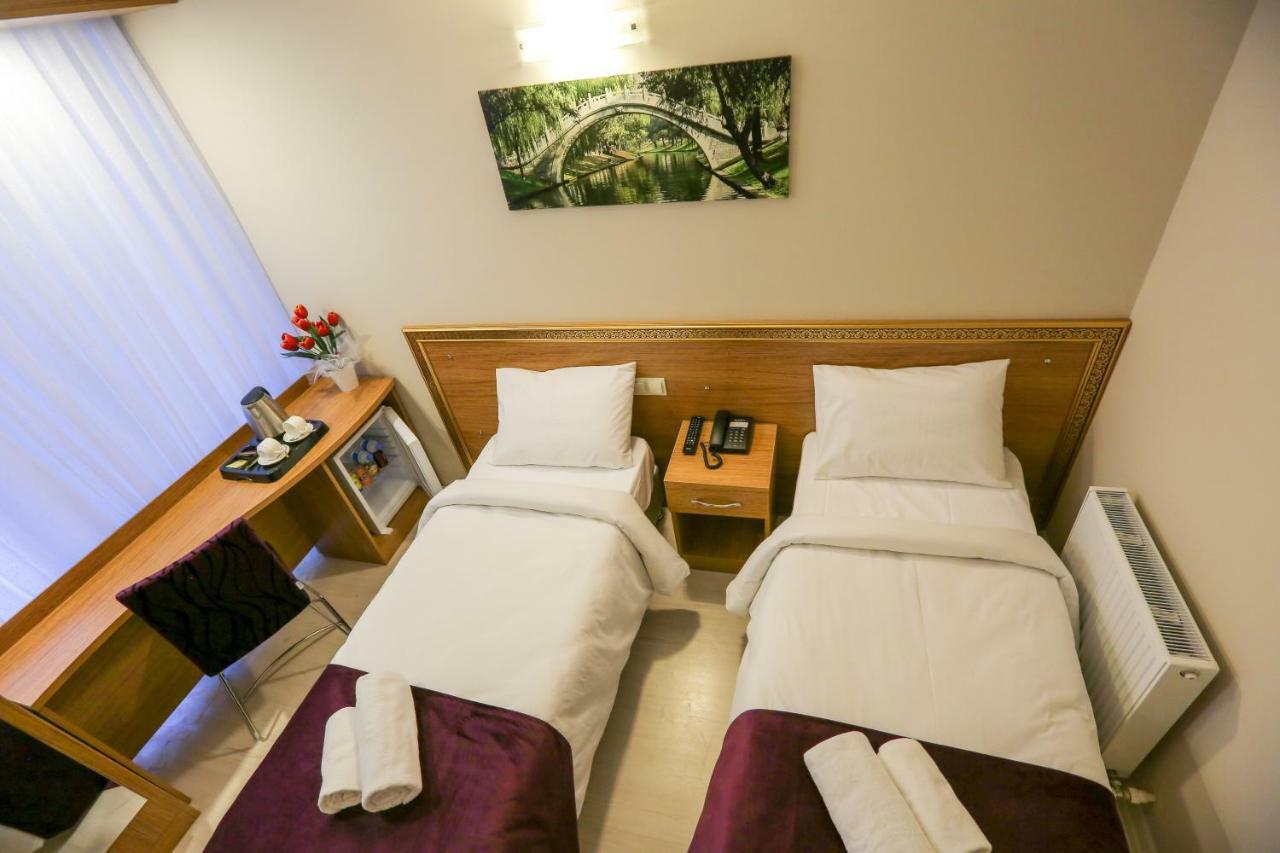 Grand Airport Hotel
